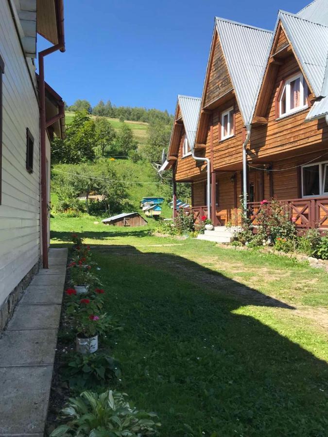 У Олега Hotel Verkhne-Studenyy Eksteriør billede
