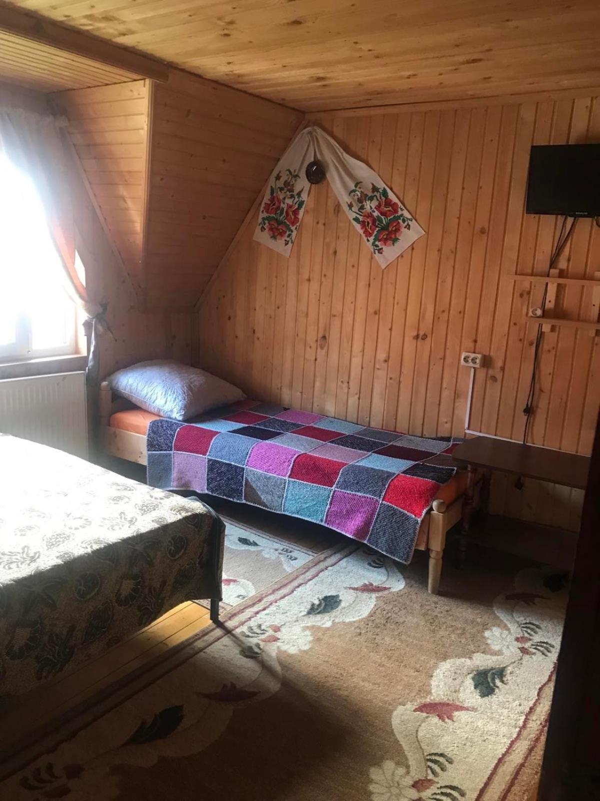 У Олега Hotel Verkhne-Studenyy Eksteriør billede