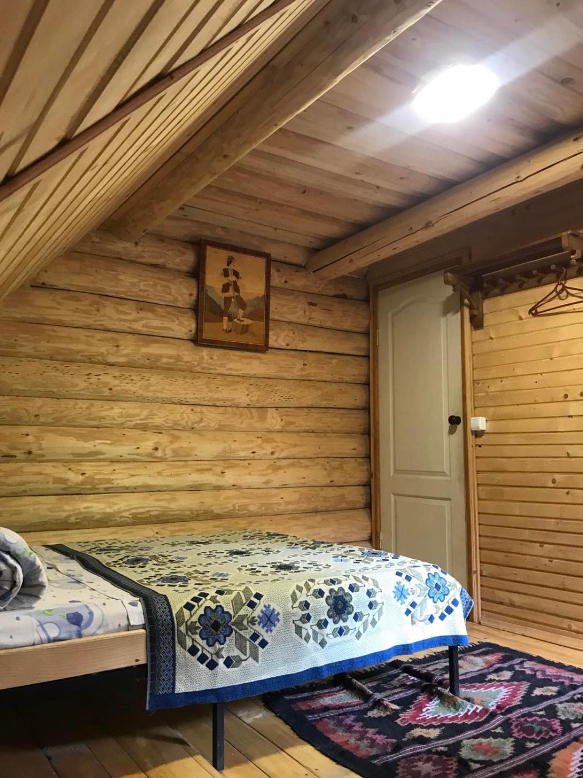 У Олега Hotel Verkhne-Studenyy Eksteriør billede