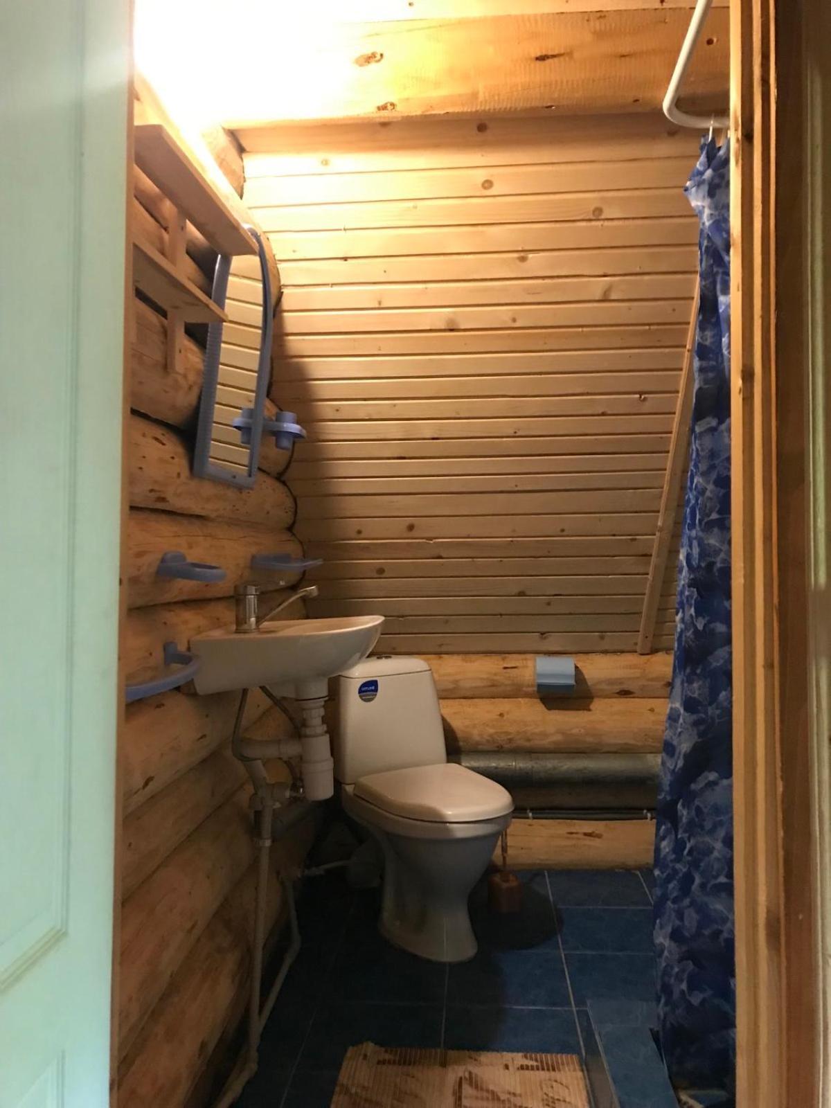 У Олега Hotel Verkhne-Studenyy Eksteriør billede