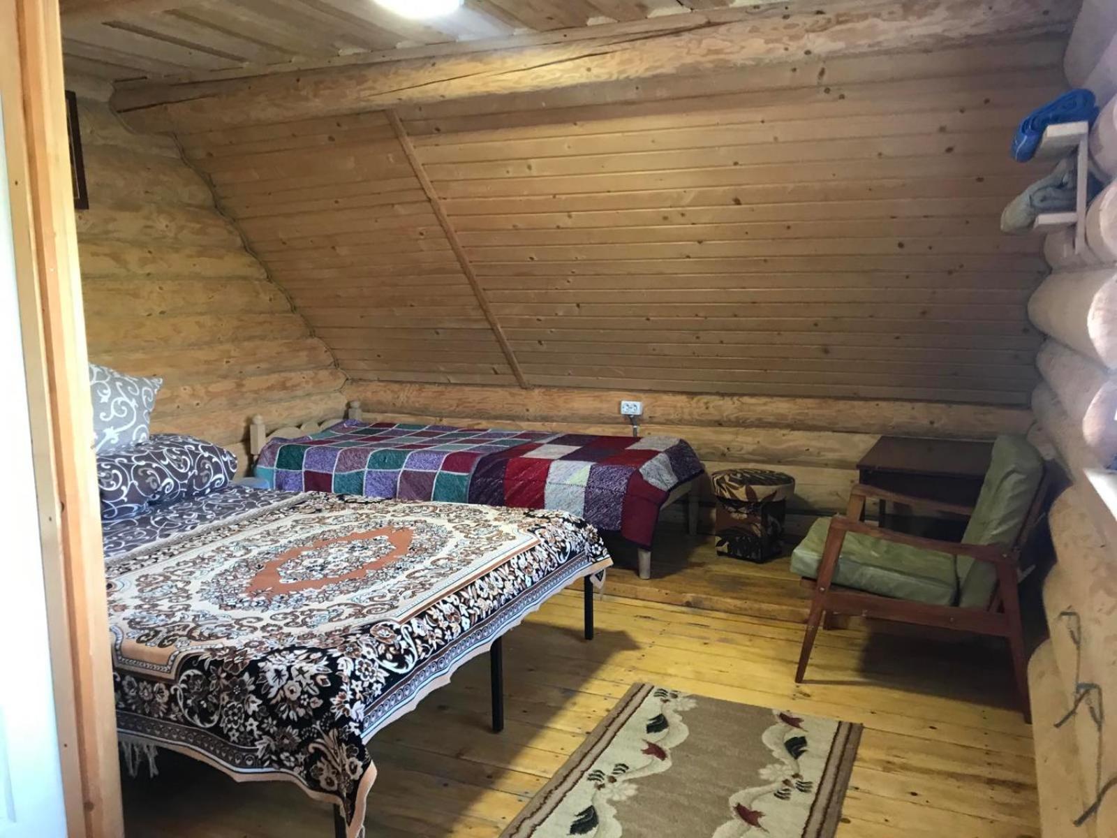 У Олега Hotel Verkhne-Studenyy Eksteriør billede