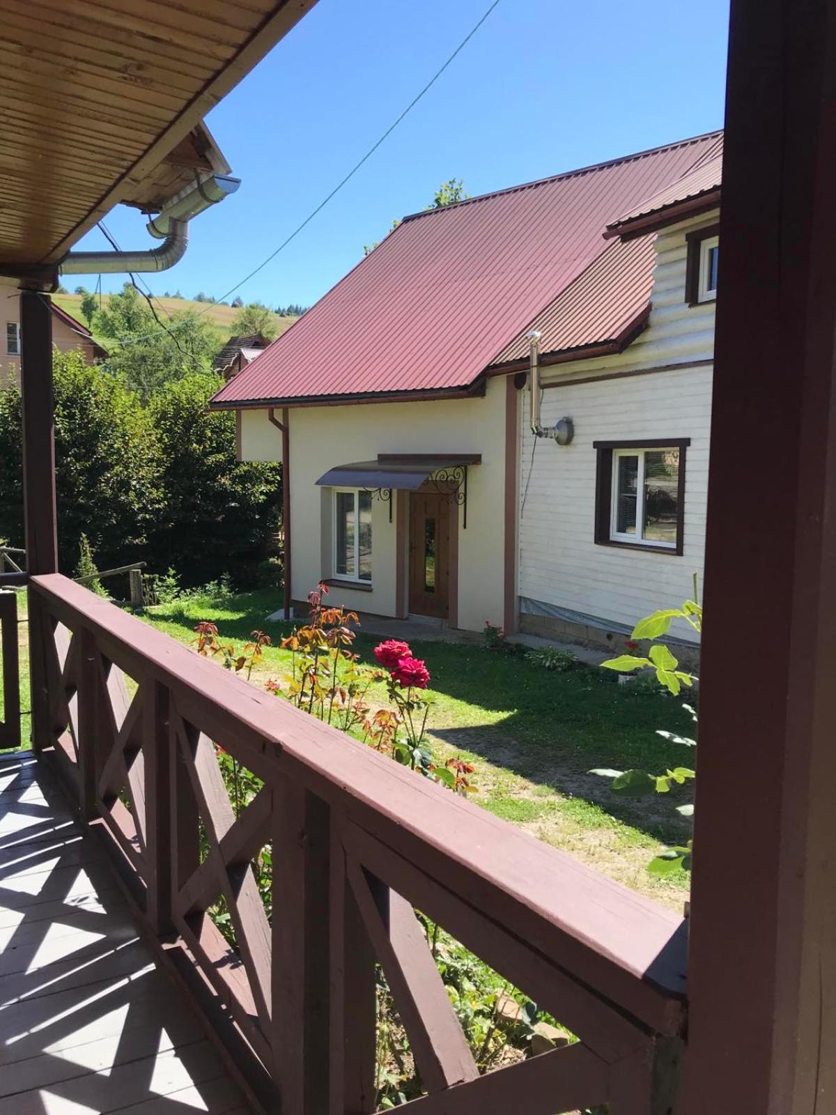 У Олега Hotel Verkhne-Studenyy Eksteriør billede