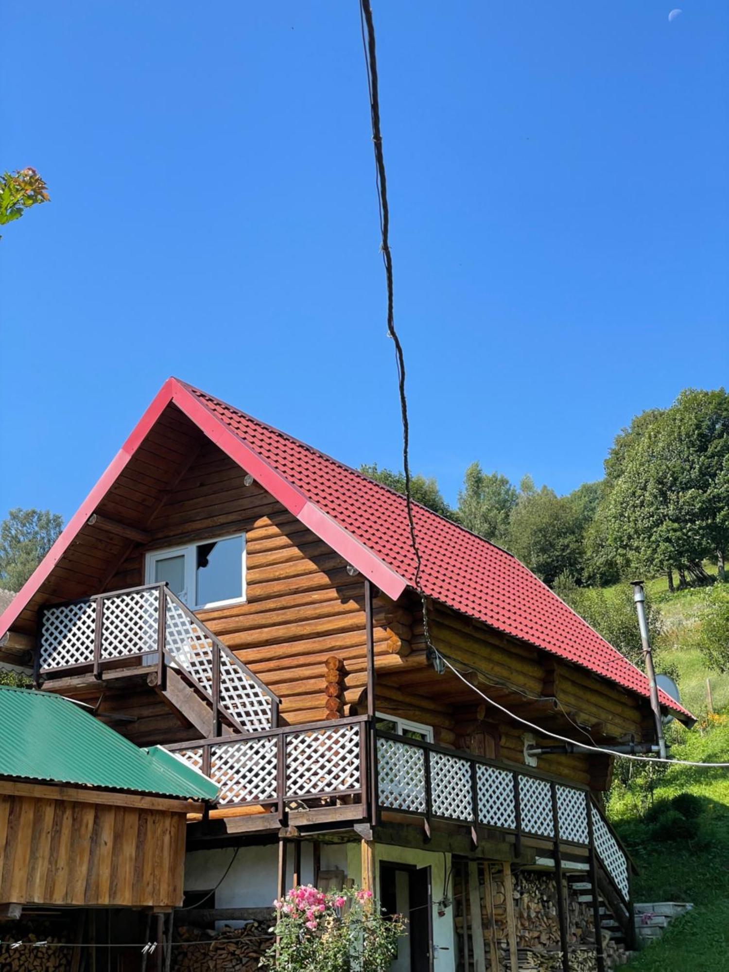 У Олега Hotel Verkhne-Studenyy Eksteriør billede