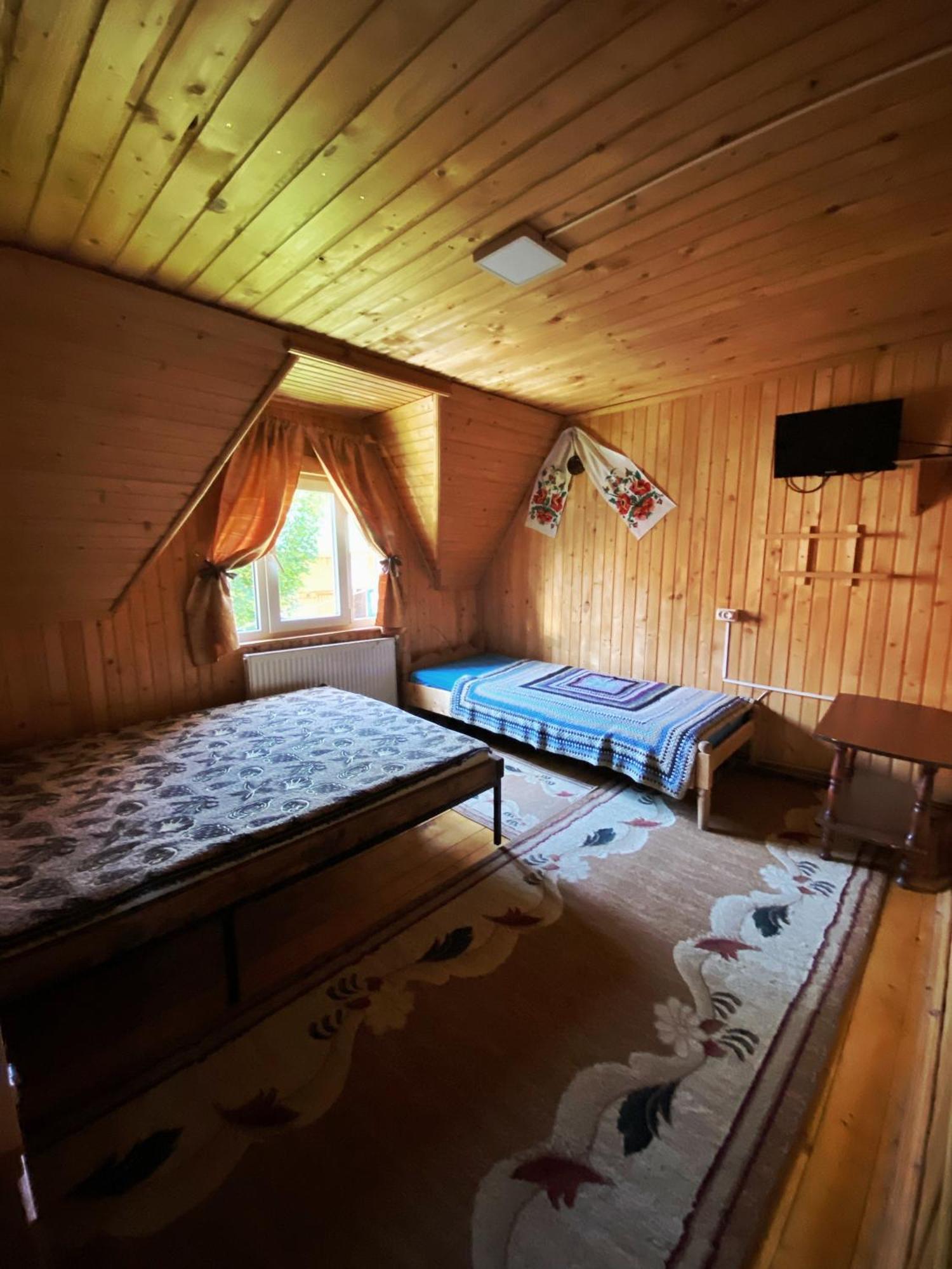 У Олега Hotel Verkhne-Studenyy Eksteriør billede